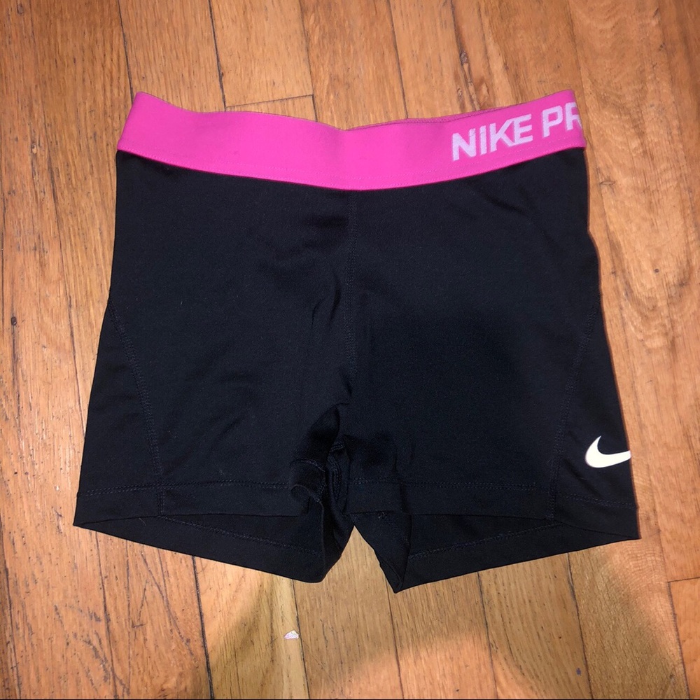 NIKE PRO ATHLETIC SHORTS *barely worn*
